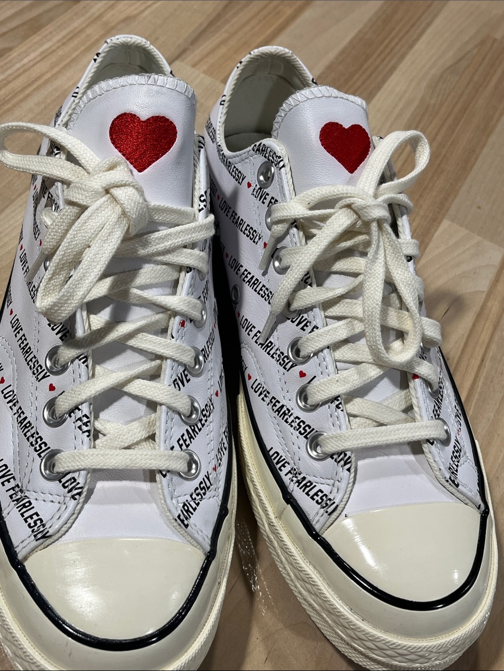 Converse Women's White Low-Top Sneakers with Red Heart love fearlessly new NWOB - Picture 11 of 12